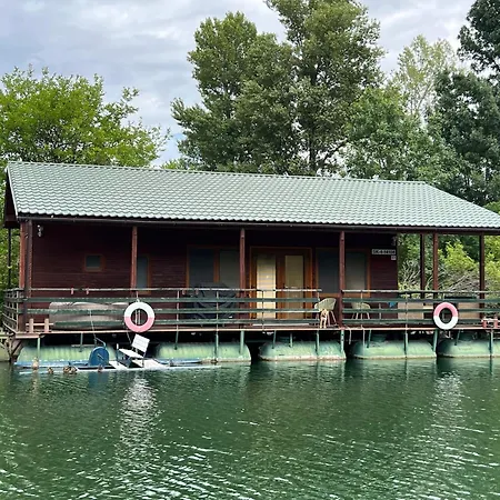 Houseboat - Beacon Of Happiness Bateau-hôtel Bratislava