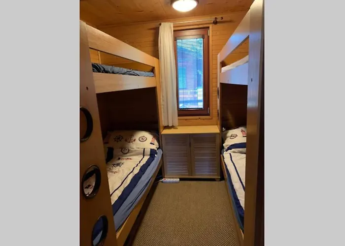 Houseboat - Beacon Of Happiness ברטיסלאבה