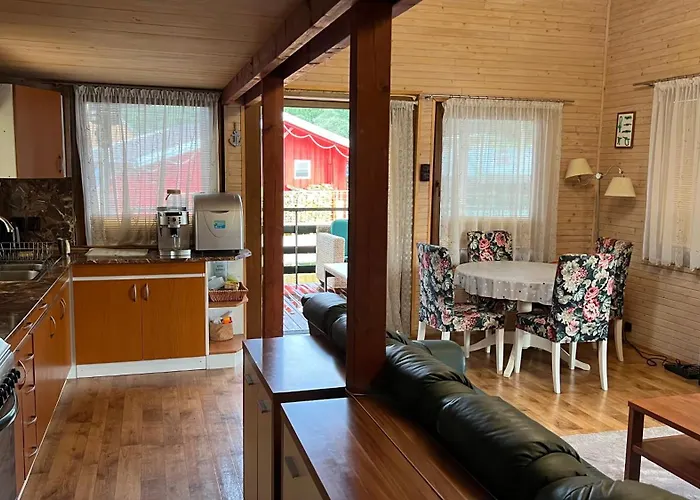 Houseboat - Beacon Of Happiness ספינת מלון ברטיסלאבה