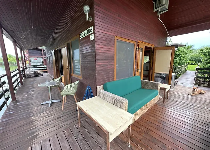 Houseboat - Beacon Of Happiness *