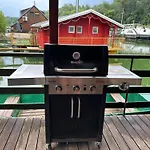 Bådhotel Houseboat - Beacon Of Happiness *
