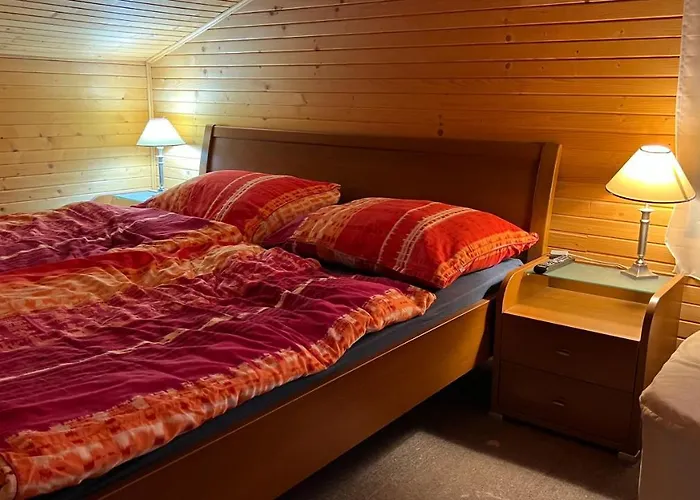 ספינת מלון Houseboat - Beacon Of Happiness